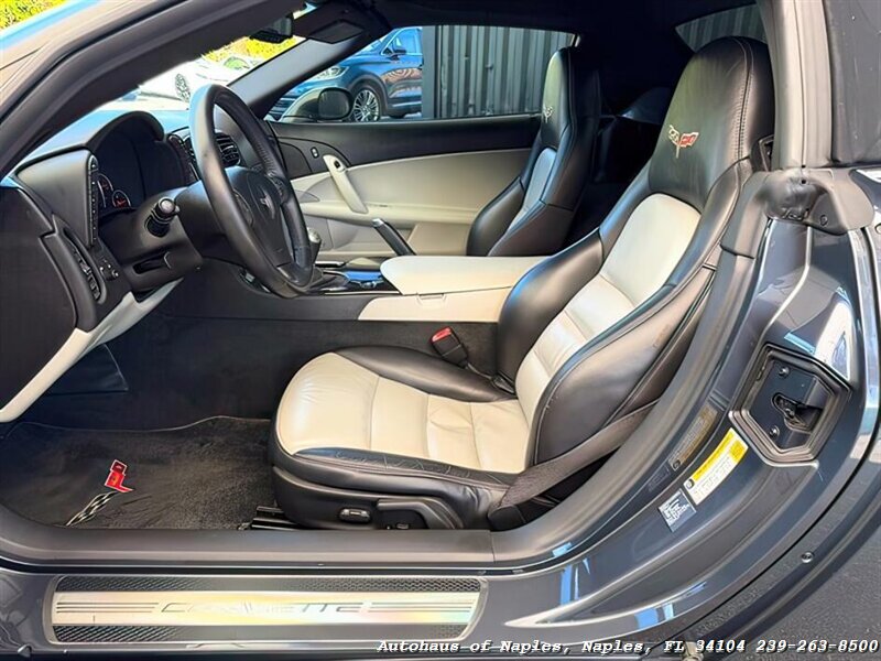 2010 Chevrolet Corvette 3LT 6-Speed   - Photo 36 - Naples, FL 34104