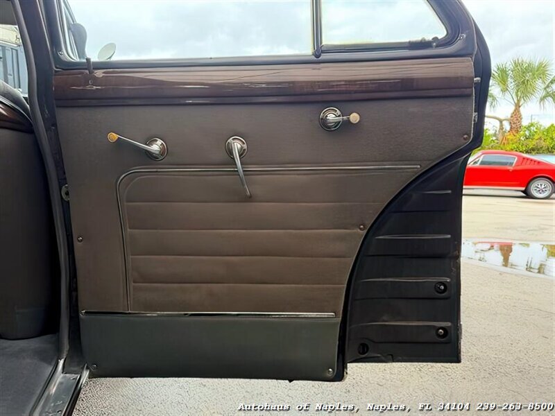 1942 Buick Super 4-Door Sedan   - Photo 41 - Naples, FL 34104