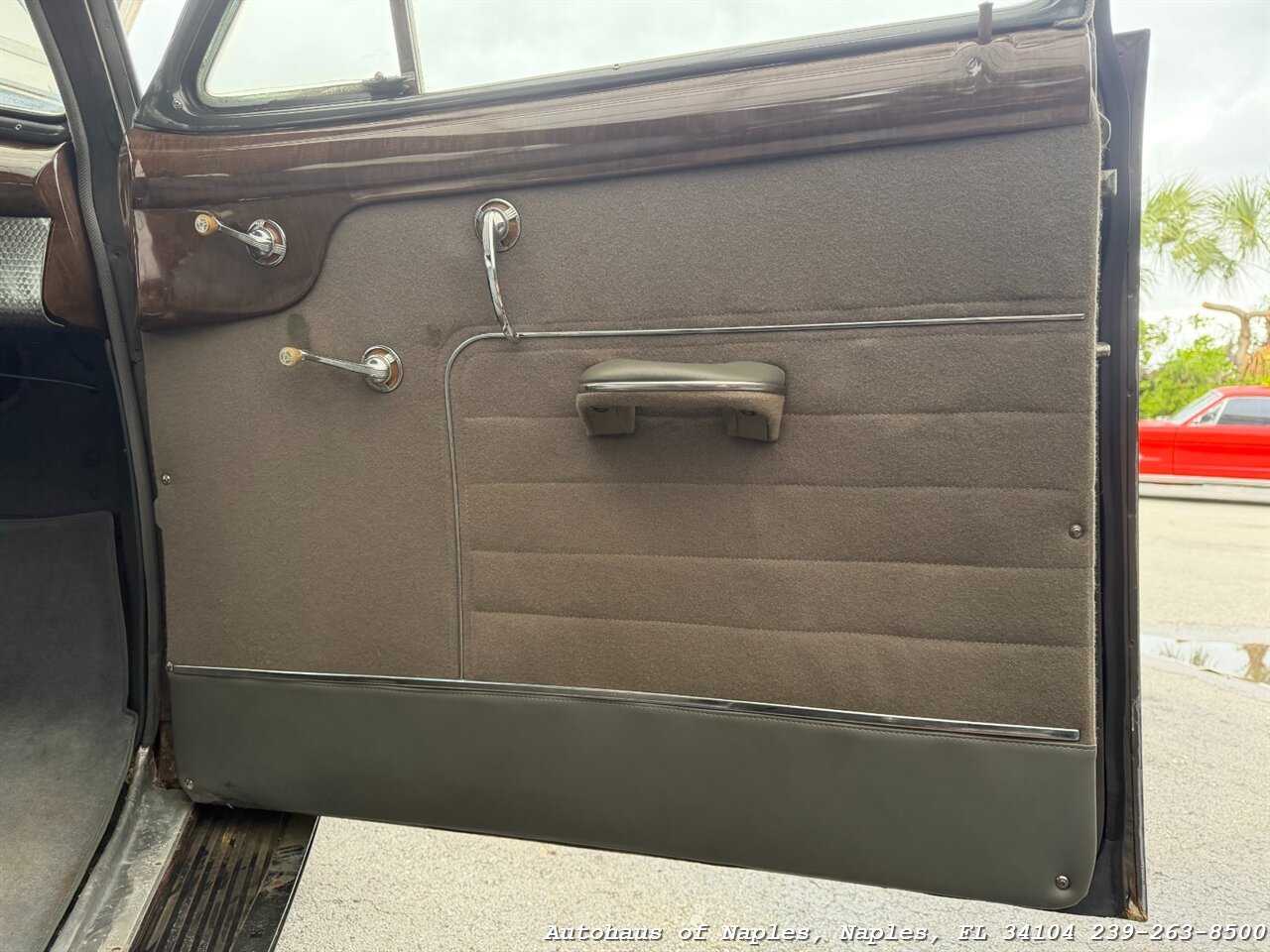 1942 Buick Super 4-Door Sedan   - Photo 45 - Naples, FL 34104