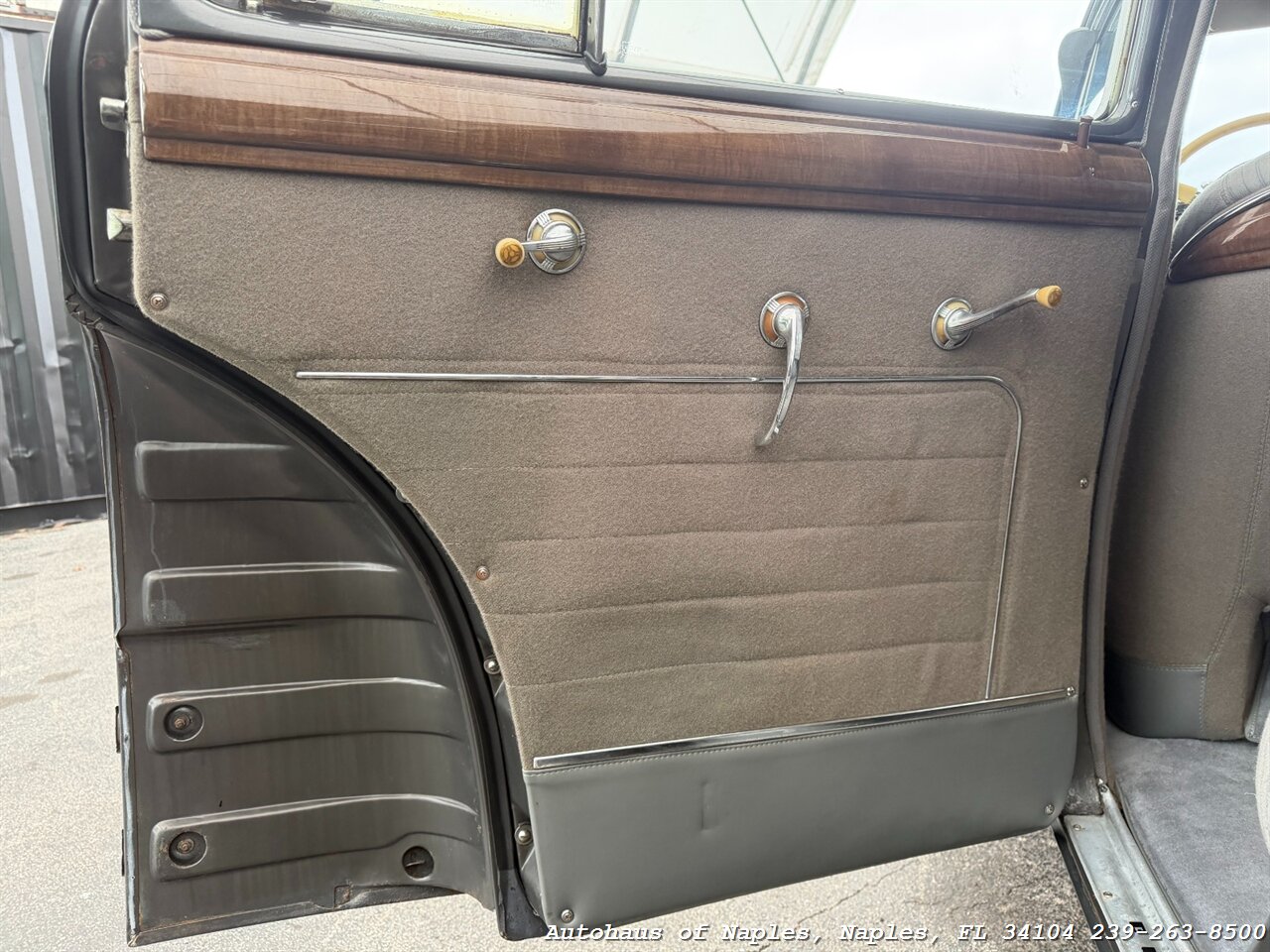 1942 Buick Super 4-Door Sedan   - Photo 36 - Naples, FL 34104