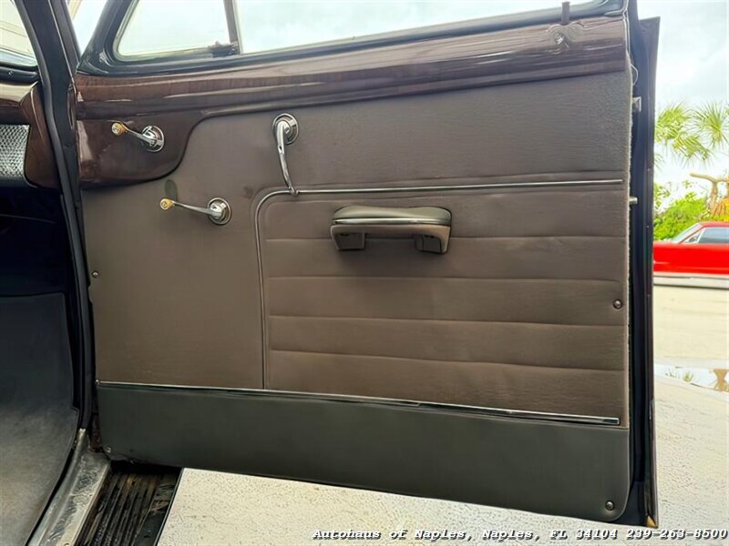 1942 Buick Super 4-Door Sedan   - Photo 45 - Naples, FL 34104