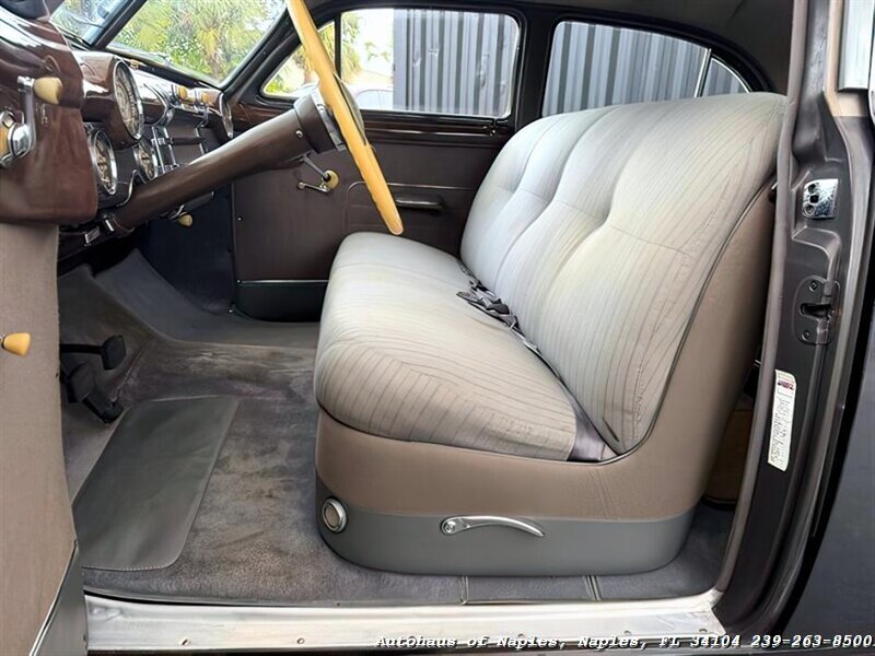 1942 Buick Super 4-Door Sedan   - Photo 26 - Naples, FL 34104