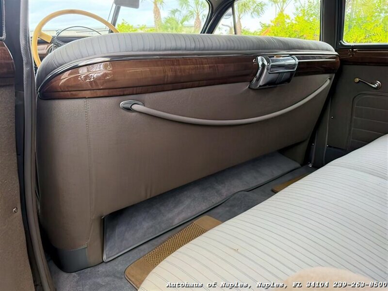 1942 Buick Super 4-Door Sedan   - Photo 35 - Naples, FL 34104