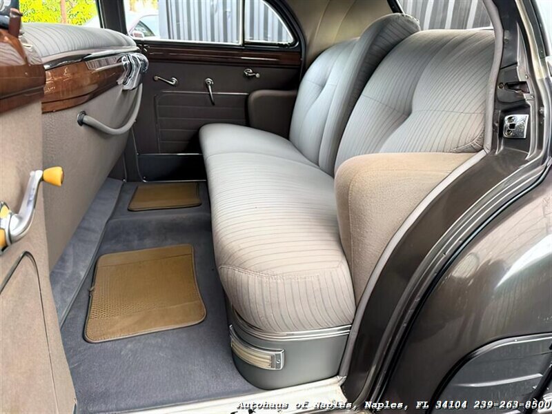 1942 Buick Super 4-Door Sedan   - Photo 32 - Naples, FL 34104