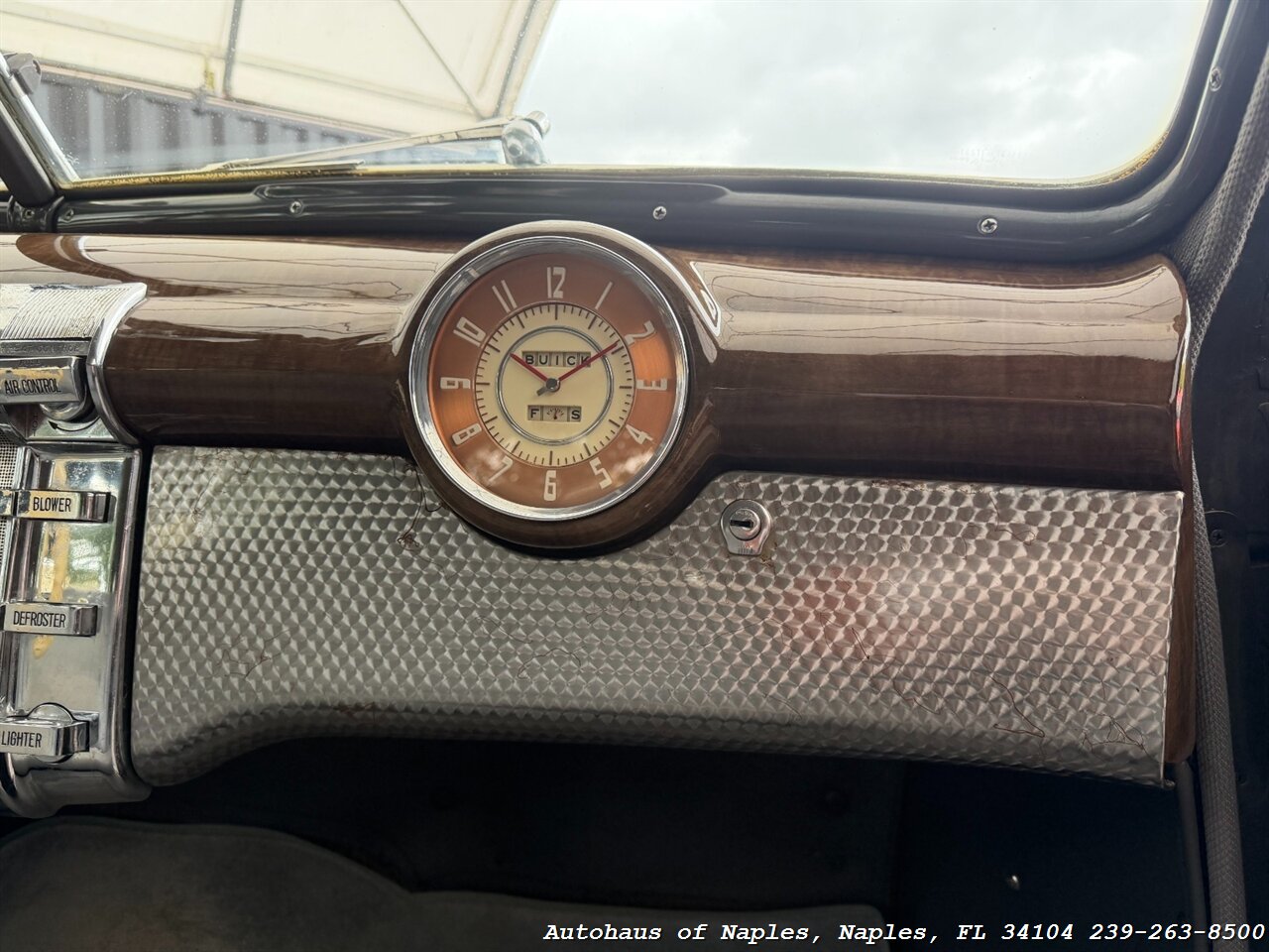 1942 Buick Super 4-Door Sedan   - Photo 43 - Naples, FL 34104