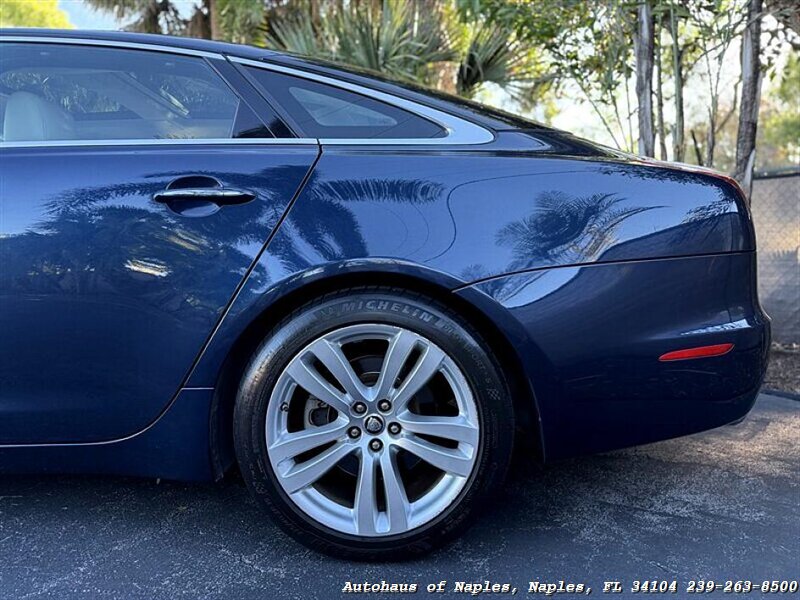 2011 Jaguar XJL - Photo 11 - Naples, FL 34104