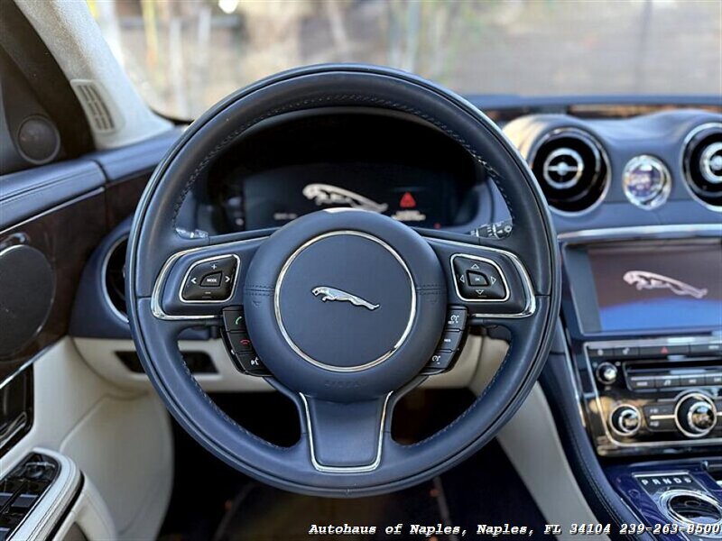 2011 Jaguar XJL - Photo 32 - Naples, FL 34104