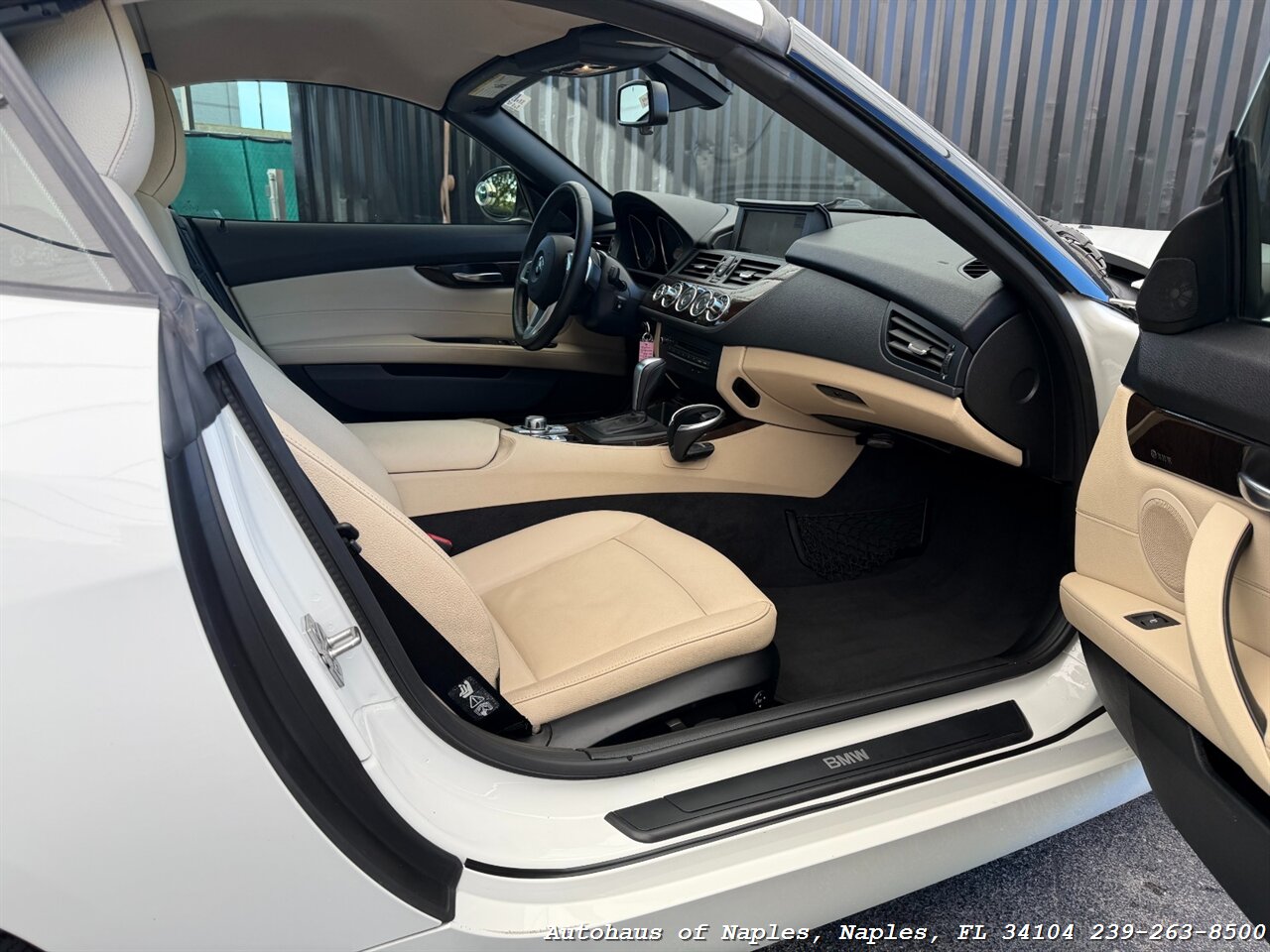 2011 BMW Z4 sDrive30i   - Photo 20 - Naples, FL 34104