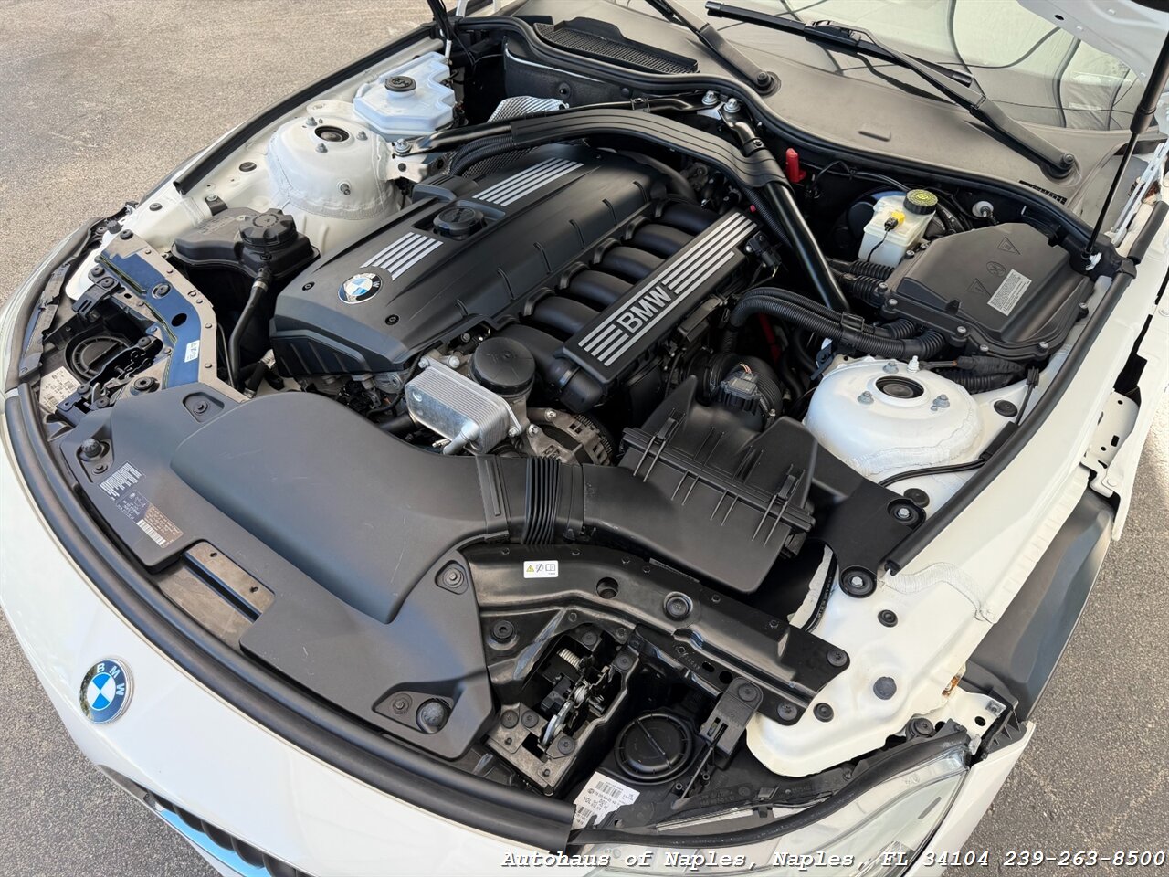 2011 BMW Z4 sDrive30i   - Photo 28 - Naples, FL 34104