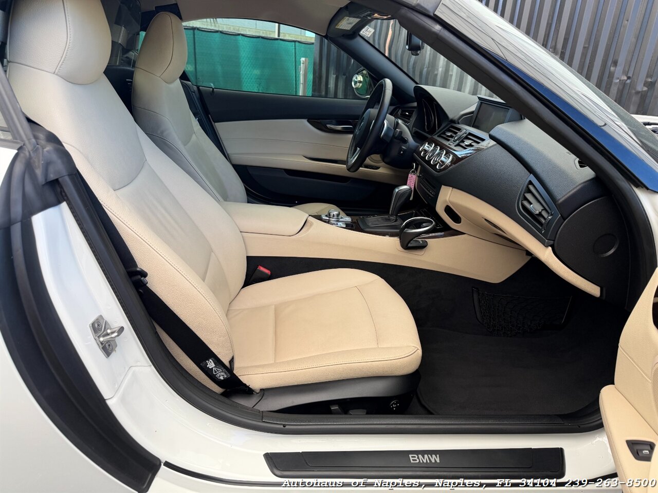 2011 BMW Z4 sDrive30i   - Photo 21 - Naples, FL 34104