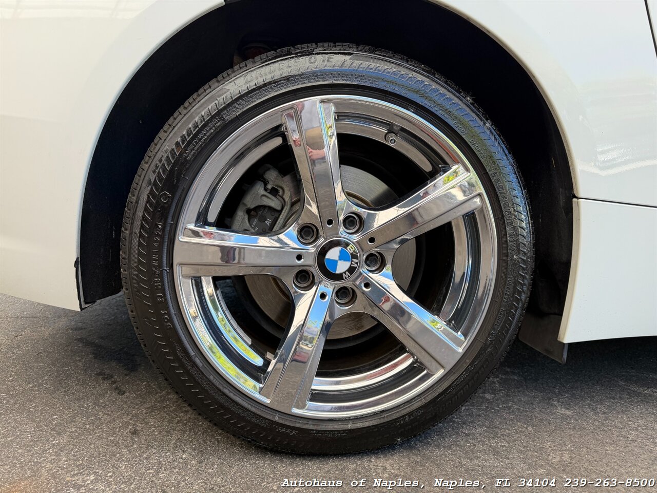 2011 BMW Z4 sDrive30i   - Photo 11 - Naples, FL 34104