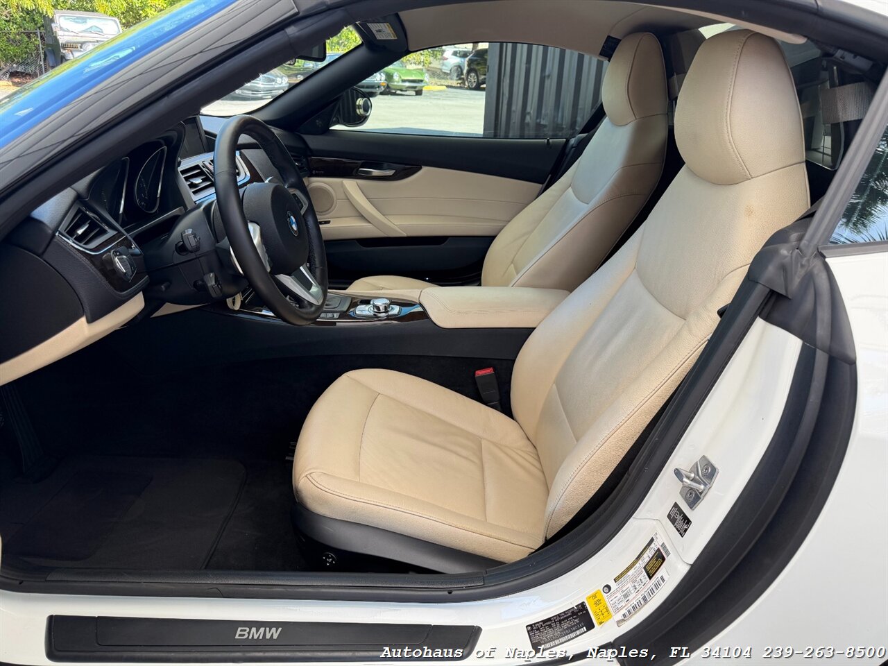 2011 BMW Z4 sDrive30i   - Photo 17 - Naples, FL 34104