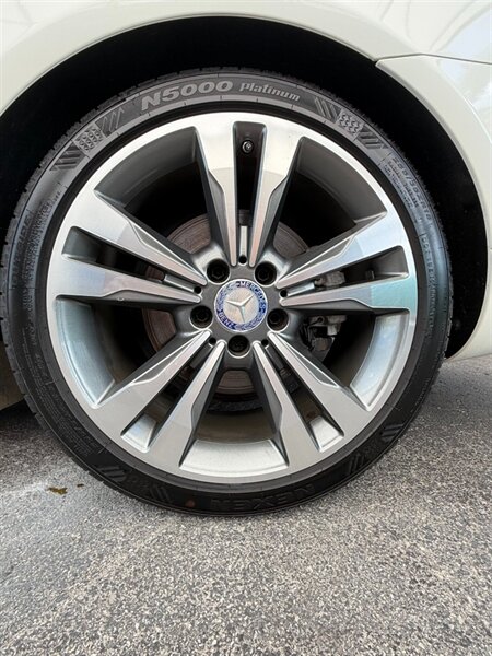 2017 Mercedes-Benz E 400 - Photo 19 - Naples, FL 34104