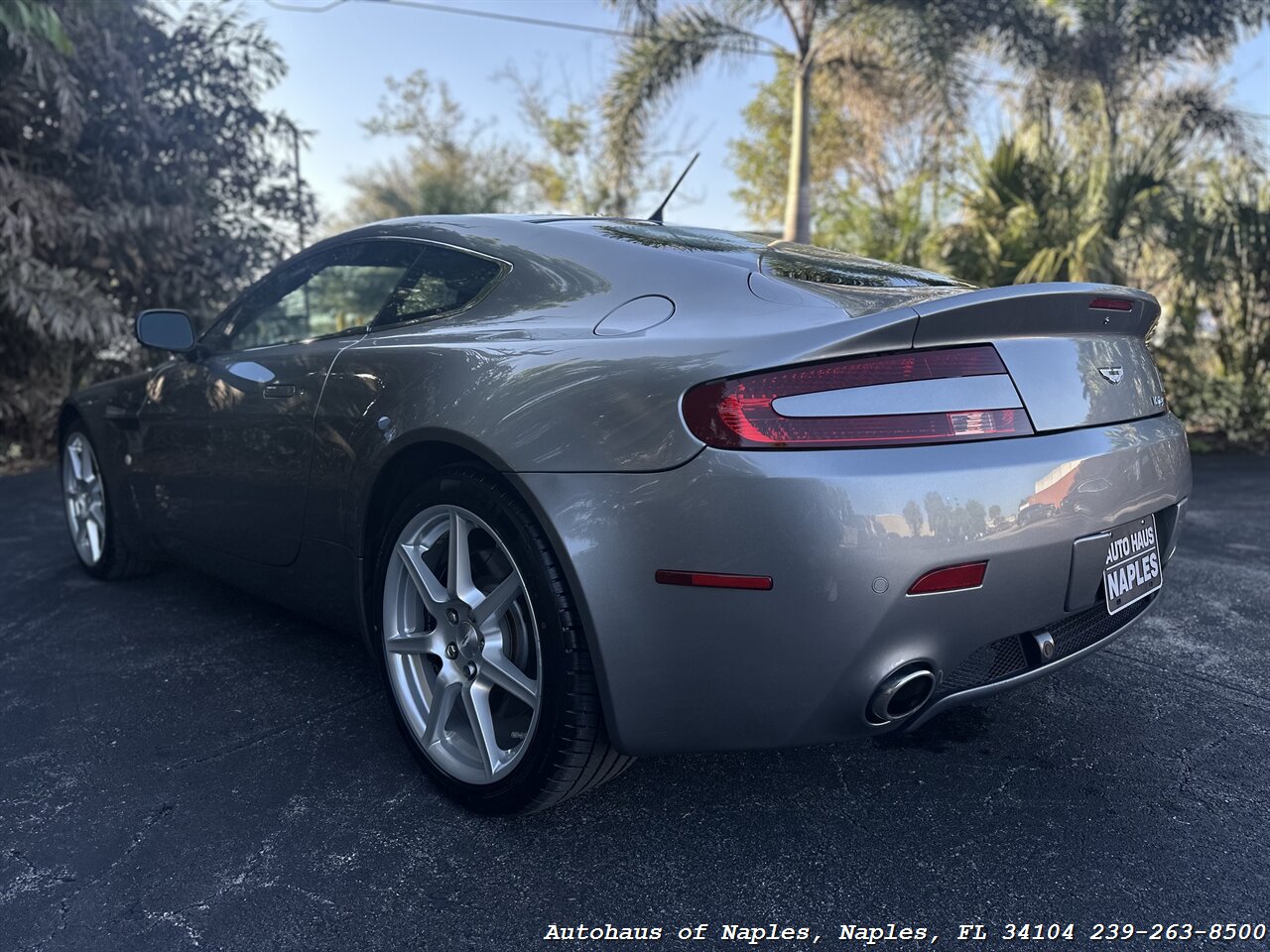 2007 Aston Martin Vantage   - Photo 14 - Naples, FL 34104