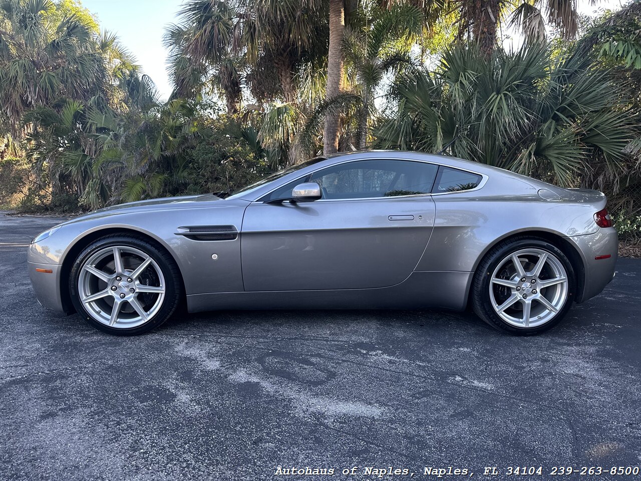 2007 Aston Martin Vantage   - Photo 5 - Naples, FL 34104