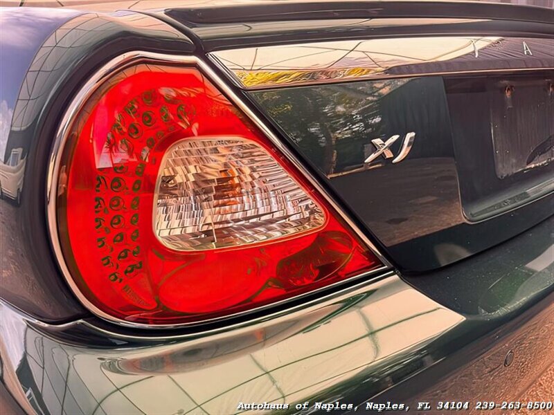 2008 Jaguar XJR   - Photo 19 - Naples, FL 34104