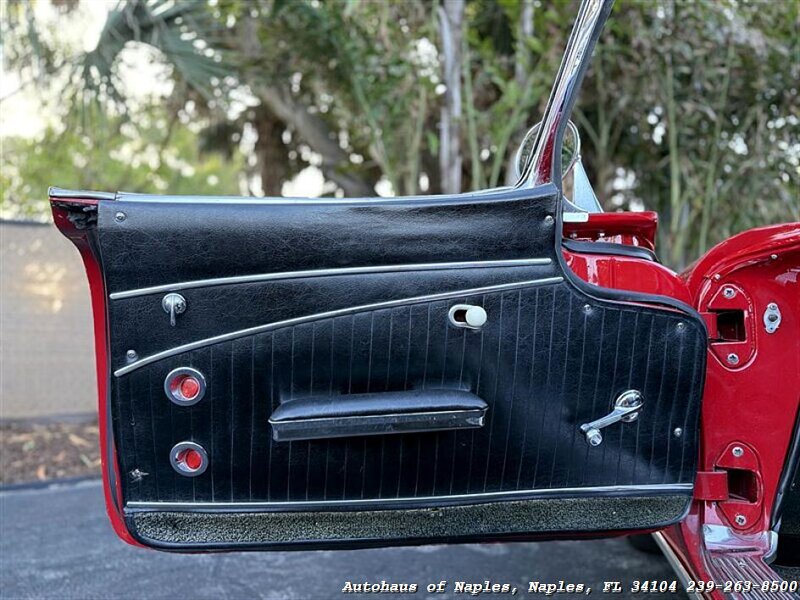 1962 Chevrolet Corvette Restomod - Photo 52 - Naples, FL 34104