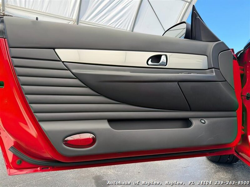 2002 Ford Thunderbird Deluxe   - Photo 31 - Naples, FL 34104