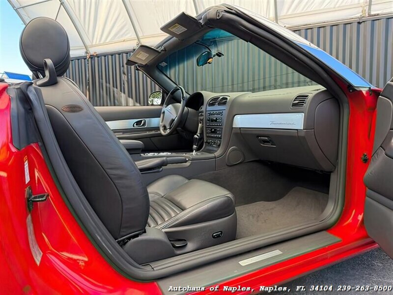 2002 Ford Thunderbird Deluxe   - Photo 32 - Naples, FL 34104