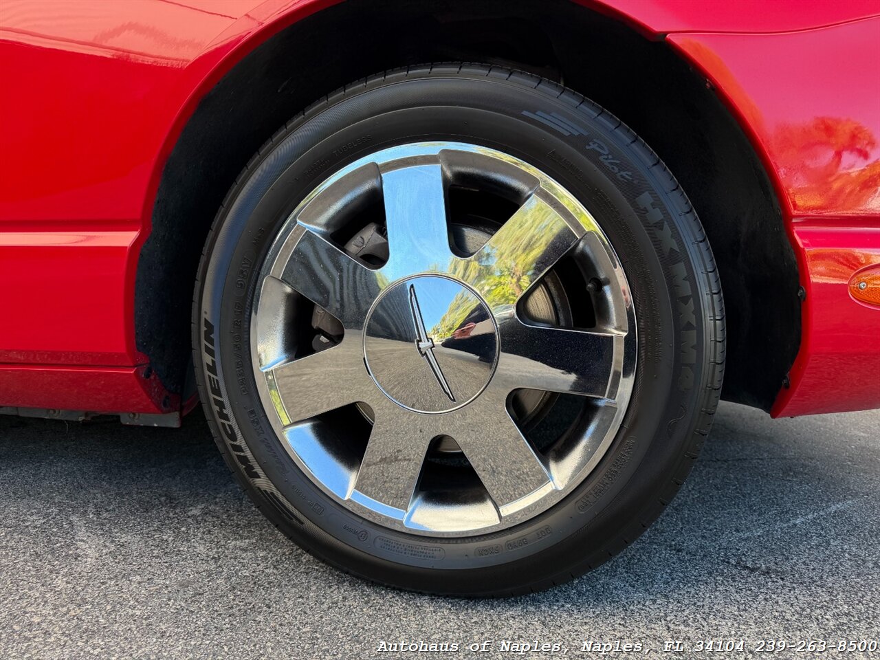 2002 Ford Thunderbird Deluxe   - Photo 17 - Naples, FL 34104