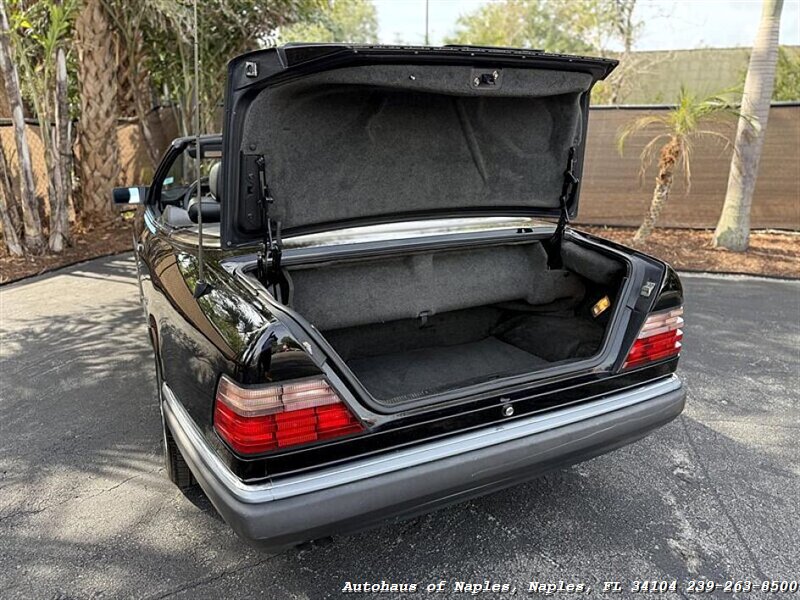 1995 Mercedes-Benz E 320 - Photo 28 - Naples, FL 34104