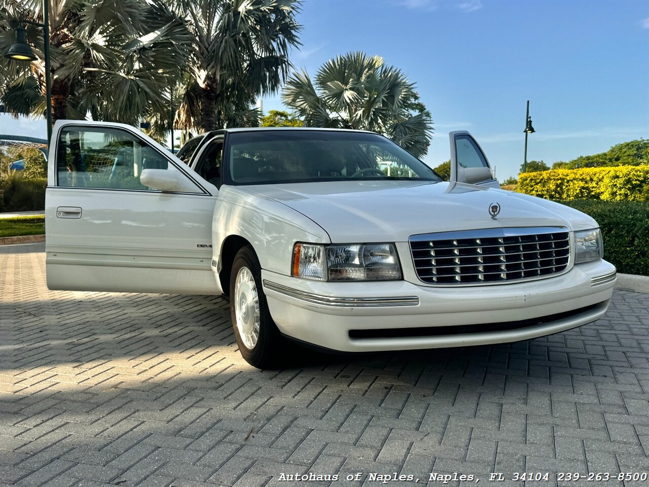 1998 Cadillac DeVille - Photo 15 - Naples, FL 34104
