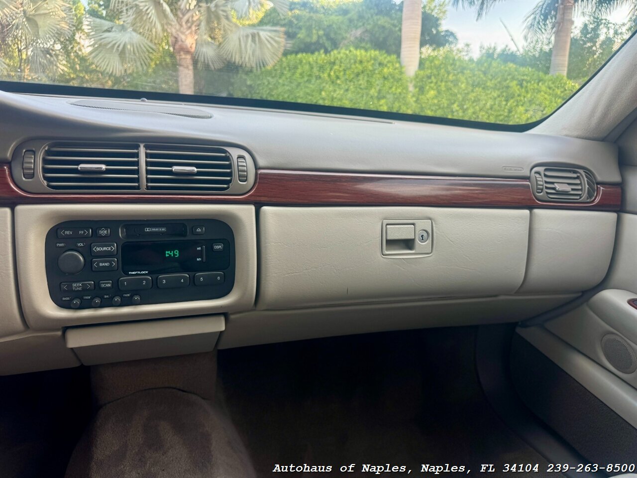1998 Cadillac DeVille - Photo 16 - Naples, FL 34104