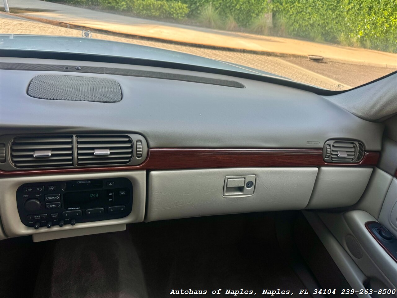 1998 Cadillac DeVille - Photo 17 - Naples, FL 34104