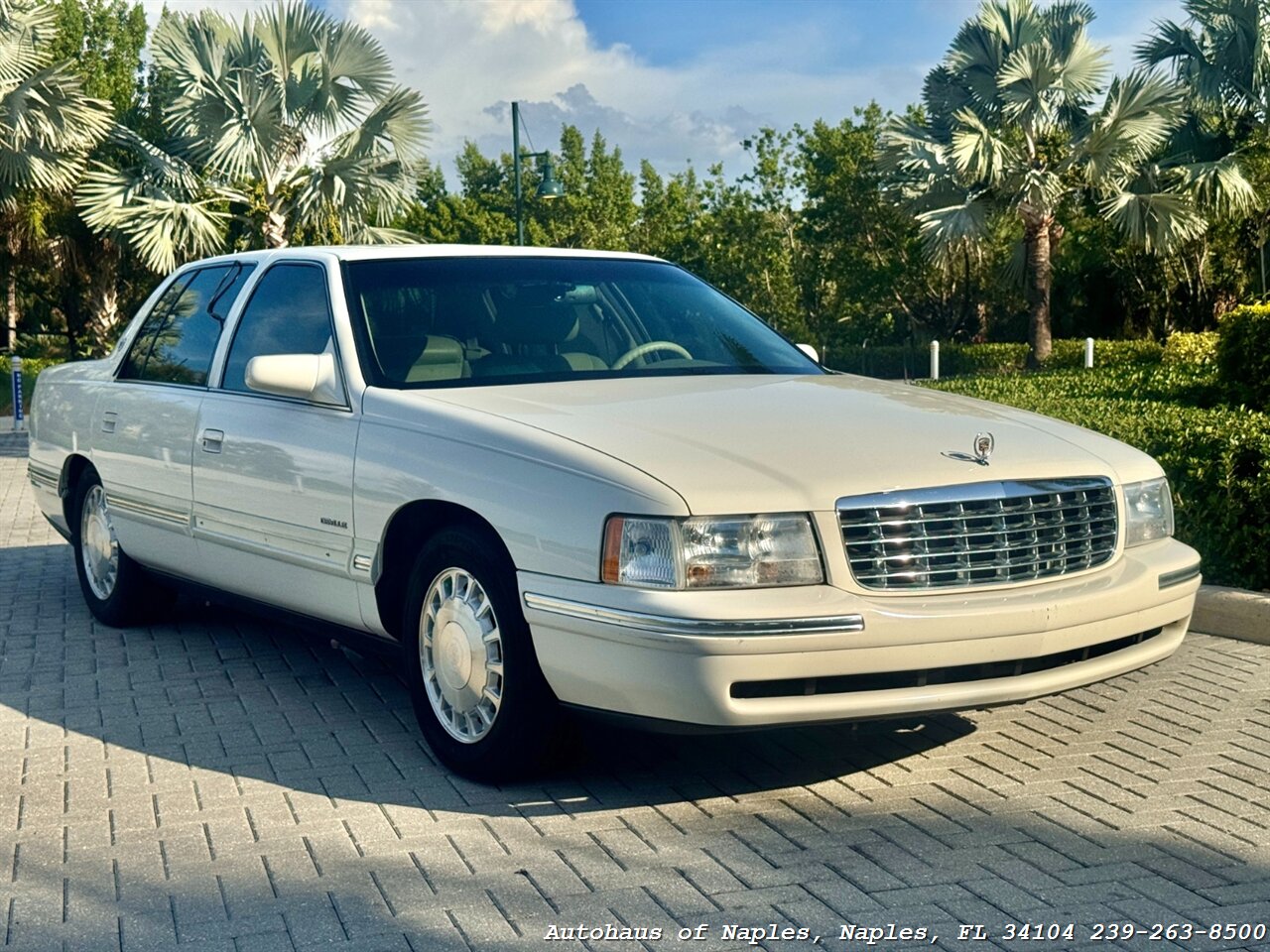 1998 Cadillac DeVille - Photo 6 - Naples, FL 34104
