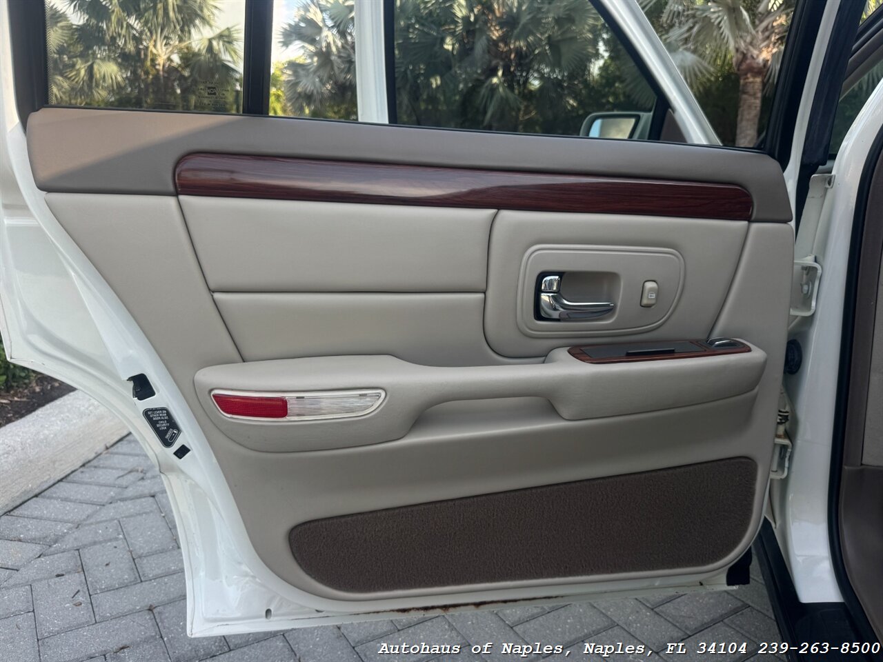 1998 Cadillac DeVille - Photo 26 - Naples, FL 34104