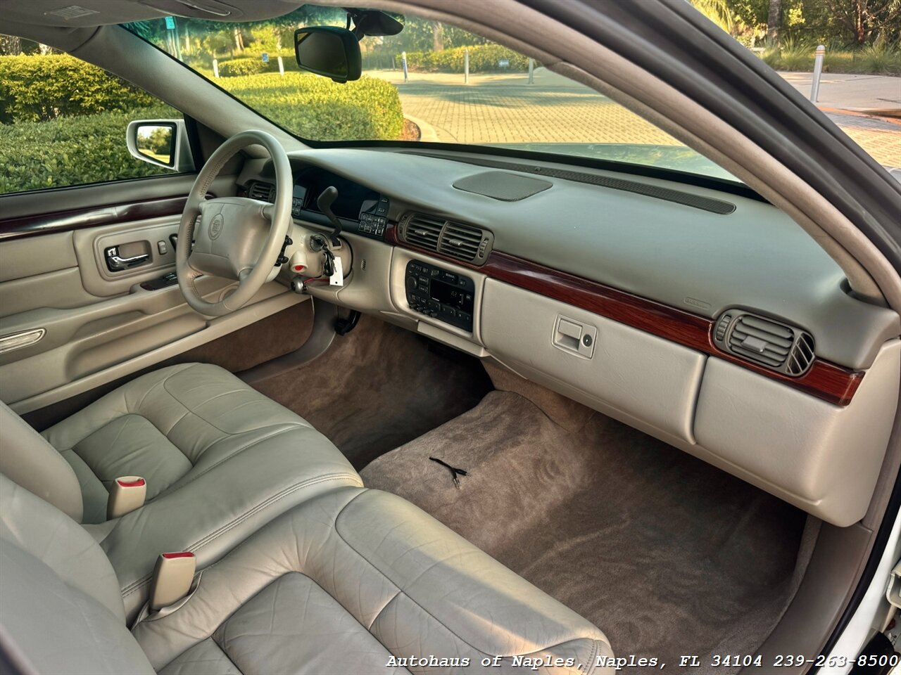 1998 Cadillac DeVille - Photo 28 - Naples, FL 34104