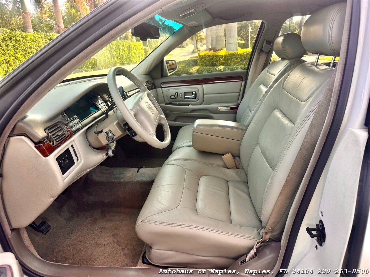 1998 Cadillac DeVille - Photo 19 - Naples, FL 34104