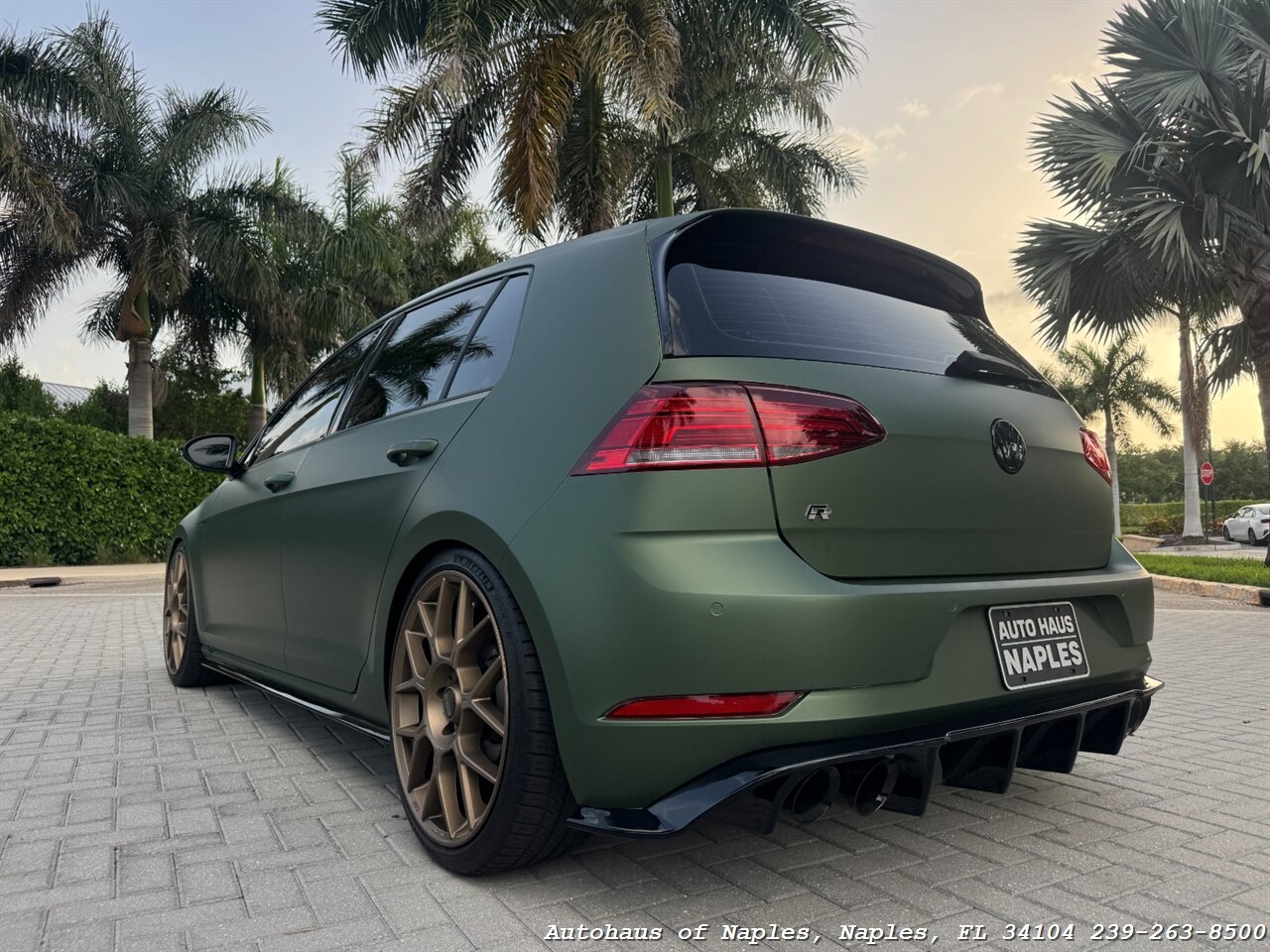 2018 Volkswagen Golf R 4Motion - Photo 8 - Naples, FL 34104