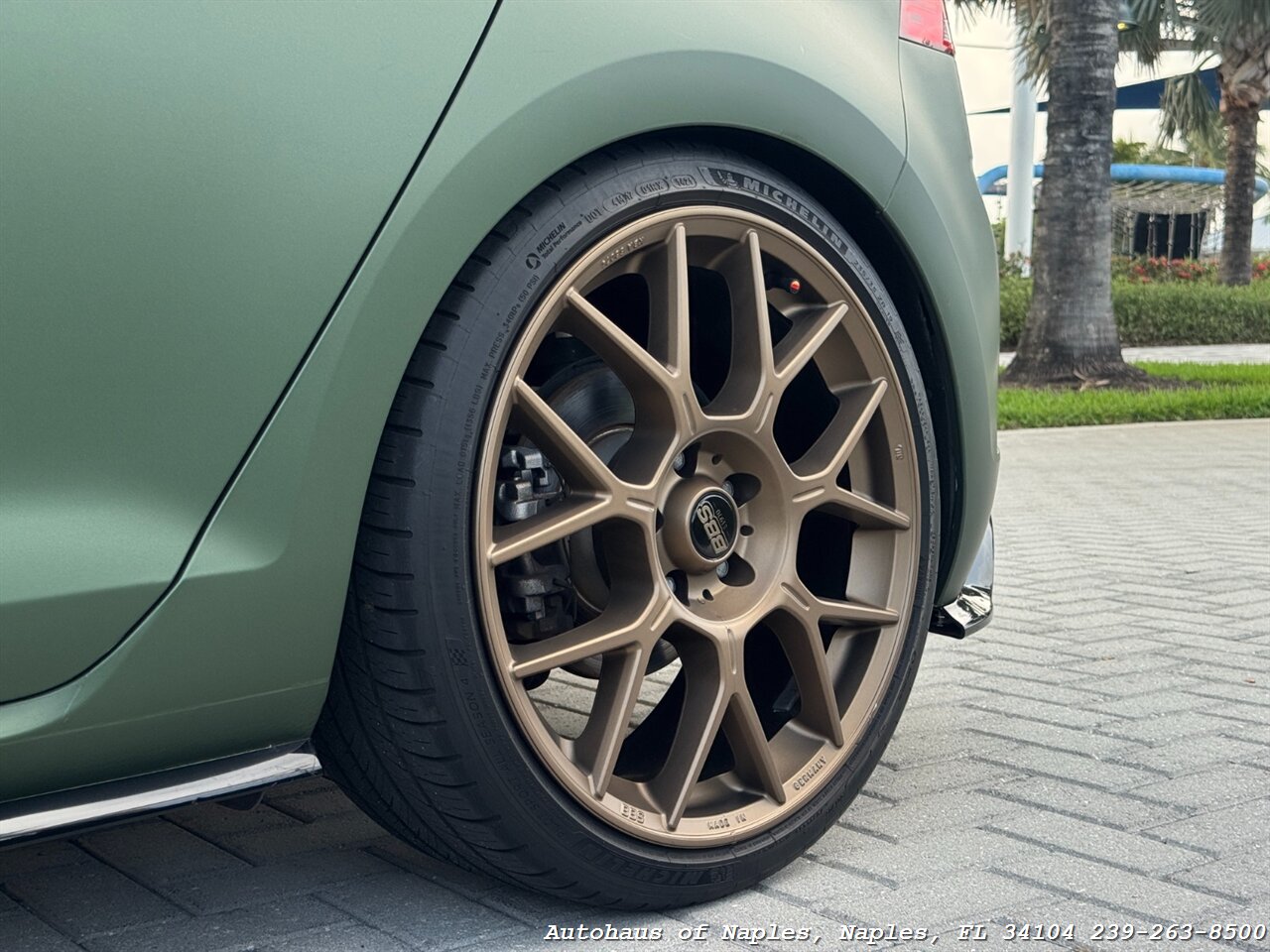 2018 Volkswagen Golf R 4Motion - Photo 4 - Naples, FL 34104