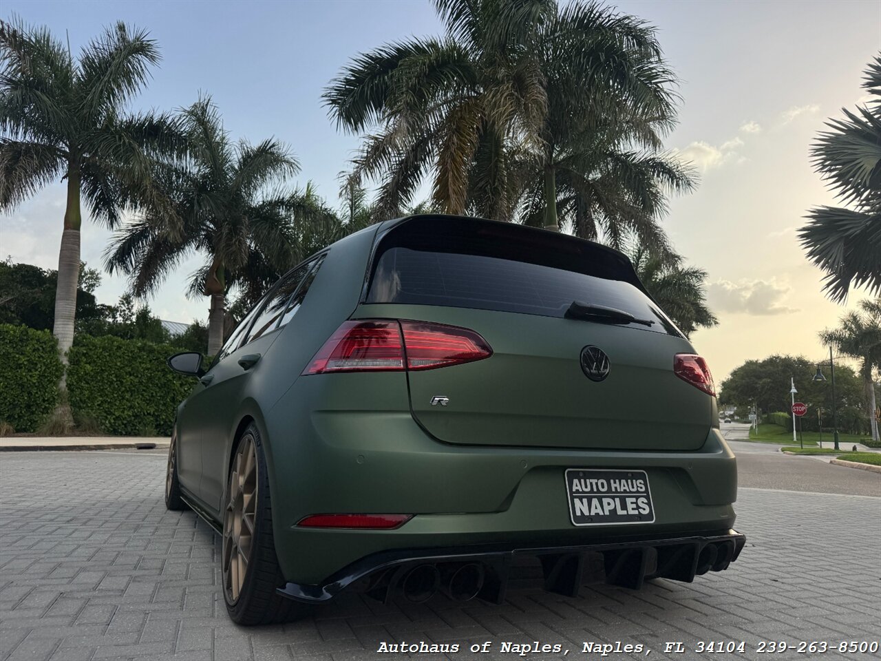2018 Volkswagen Golf R 4Motion - Photo 2 - Naples, FL 34104