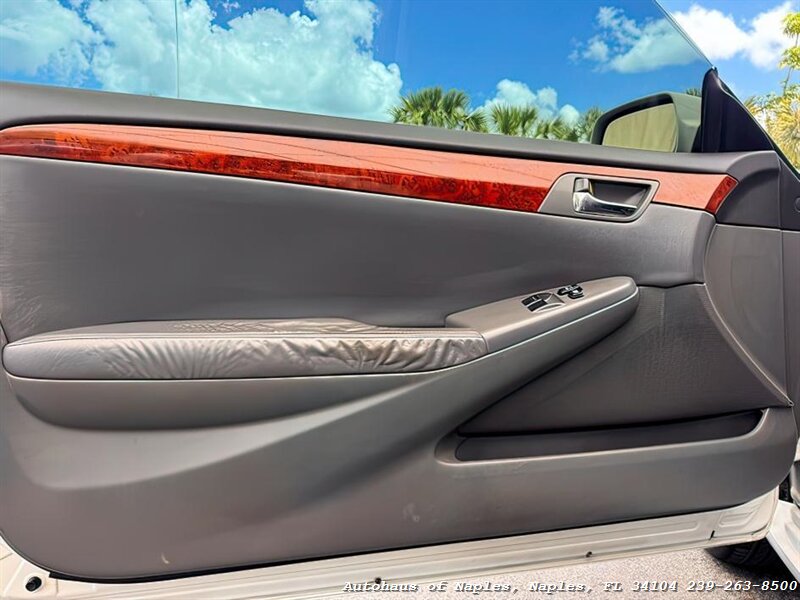 2006 Toyota Camry Solara SLE V6   - Photo 13 - Naples, FL 34104