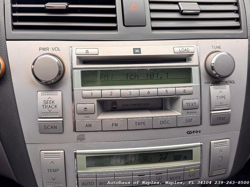 2006 Toyota Camry Solara SLE V6   - Photo 8 - Naples, FL 34104