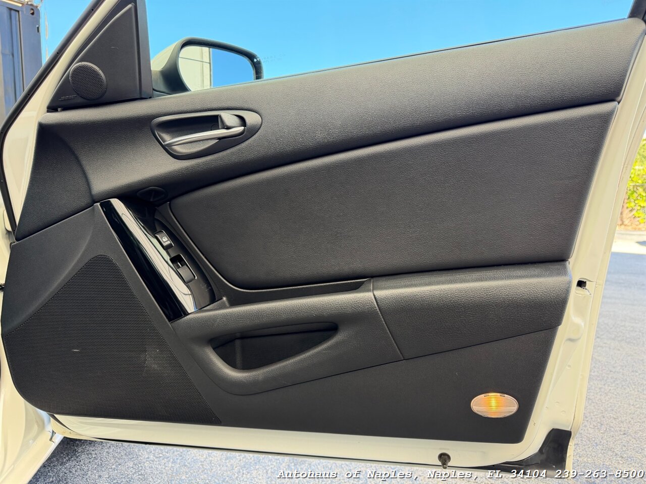 2005 Mazda RX-8   - Photo 35 - Naples, FL 34104