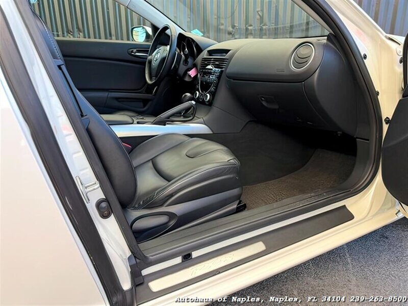 2005 Mazda RX-8   - Photo 31 - Naples, FL 34104