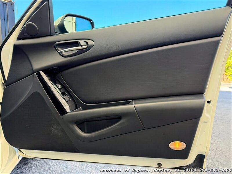 2005 Mazda RX-8   - Photo 35 - Naples, FL 34104