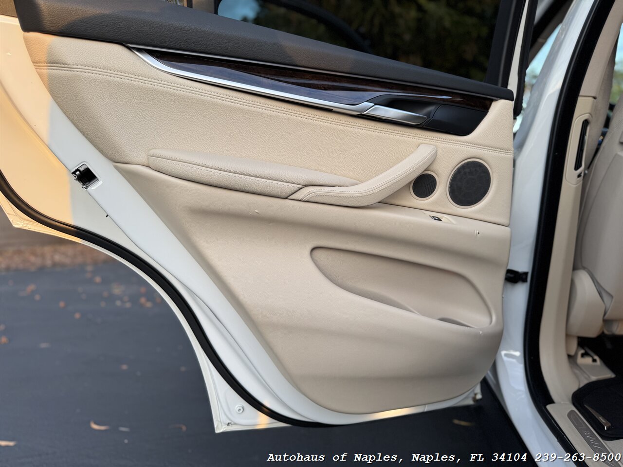 2015 BMW X5 xDrive35i - Photo 32 - Naples, FL 34104