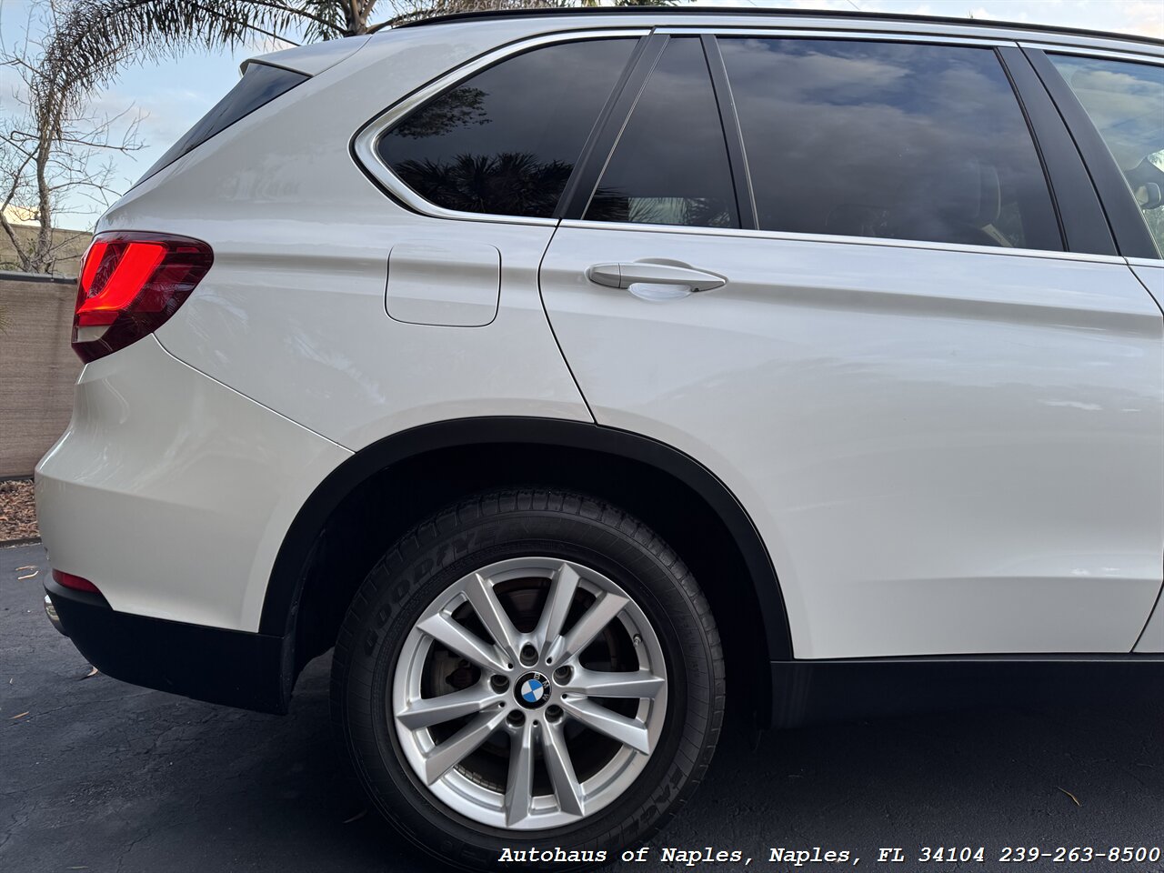 2015 BMW X5 xDrive35i - Photo 7 - Naples, FL 34104