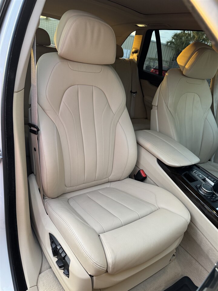 2015 BMW X5 xDrive35i - Photo 39 - Naples, FL 34104
