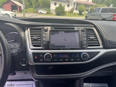 2019 Toyota Highlander SE  AWD - Photo 24 - Hesston, PA 16647