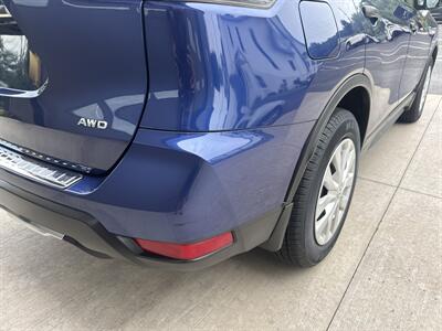 2017 Nissan Rogue S  AWD - Photo 18 - Hesston, PA 16647