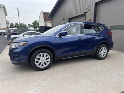 2017 Nissan Rogue S  AWD - Photo 7 - Hesston, PA 16647