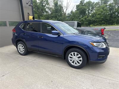 2017 Nissan Rogue S  AWD - Photo 2 - Hesston, PA 16647