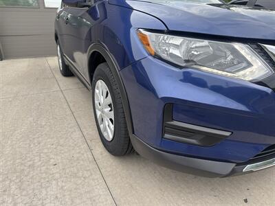 2017 Nissan Rogue S  AWD - Photo 10 - Hesston, PA 16647