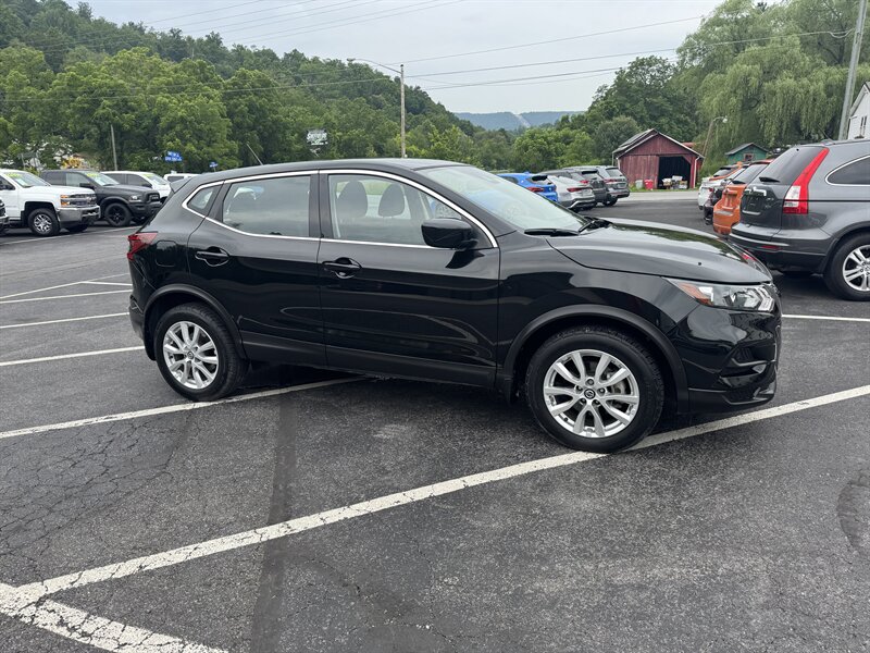 2022 Nissan Rogue Sport S  AWD