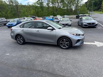 2023 Kia Forte LXS   - Photo 3 - Hesston, PA 16647